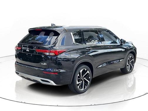 Black Diamond 2025 Mitsubishi Outlander PHEV SEL