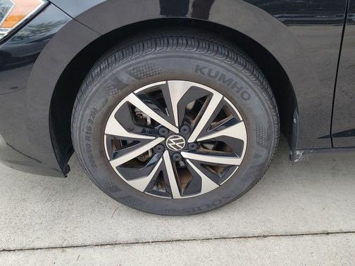 Deep Black Pearl Effect 2023 Volkswagen Jetta 1.5T S