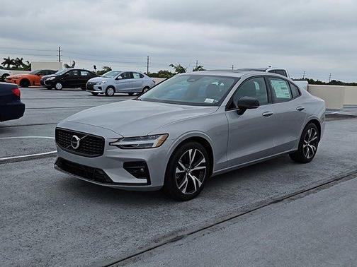 2025 Volvo S60 B5 Core
