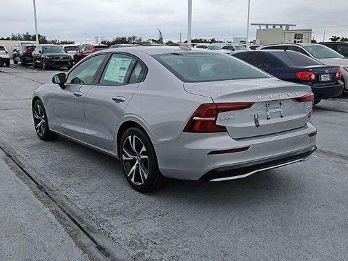 2025 Volvo S60 B5 Core