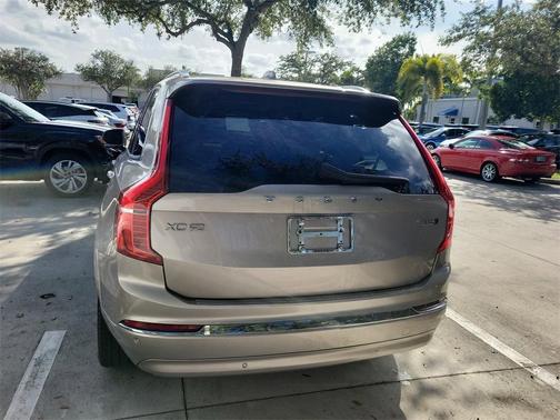 2024 Volvo XC90 B5 Core Bright Theme