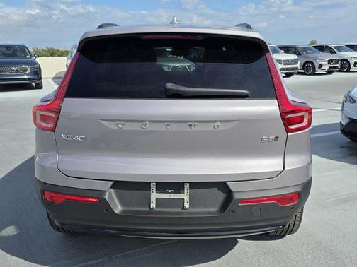 2026 Volvo XC40 B5 Plus