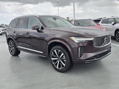 2025 Volvo XC90 B5 Core