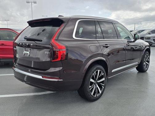 2025 Volvo XC90 B5 Core