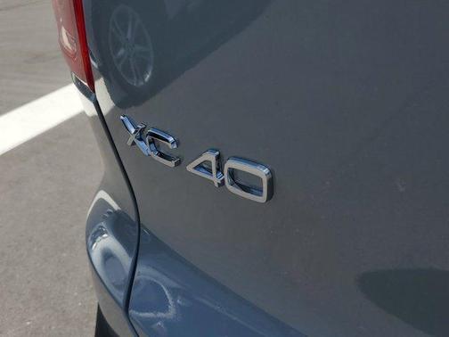 2025 Volvo XC40 B5 Plus Bright Theme