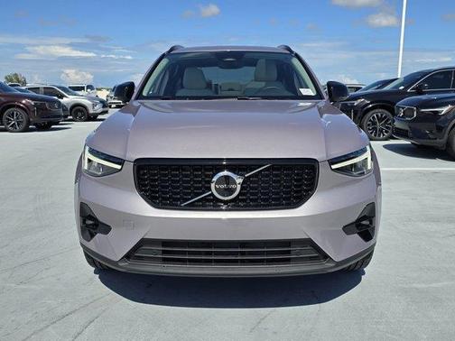 2026 Volvo XC40