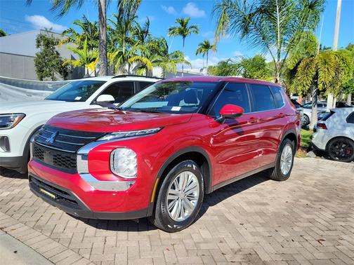 2024 Mitsubishi Outlander ES