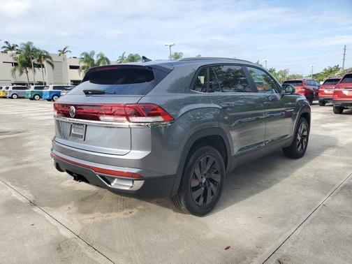 2025 Volkswagen Atlas Cross Sport 2.0T SE w/Technology