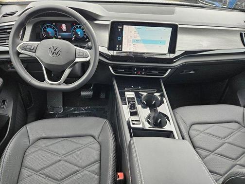 2025 Volkswagen Atlas Cross Sport 2.0T SE w/Technology