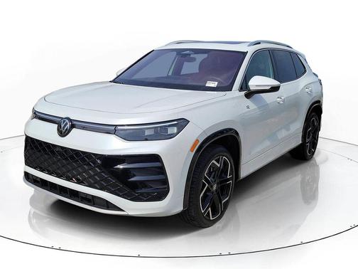 Opal White Pearl Effect 2025 Volkswagen Tiguan 2.0T SEL R-Line