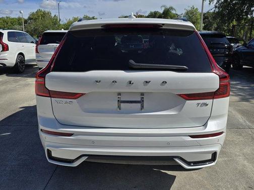 2026 Volvo XC60 CORE