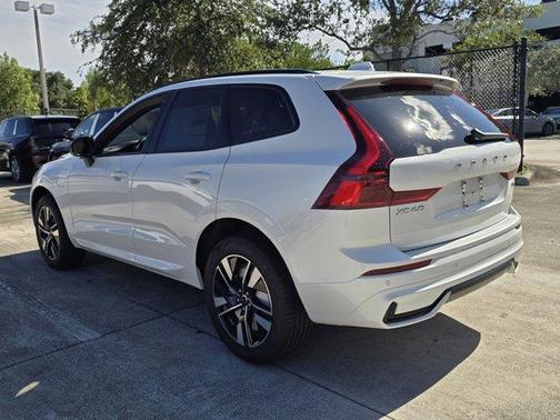 2026 Volvo XC60 CORE