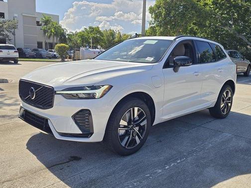 2026 Volvo XC60 CORE