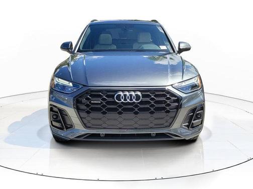 Daytona Gray Pearl Effect 2025 Audi Q5 45 S line quattro Premium