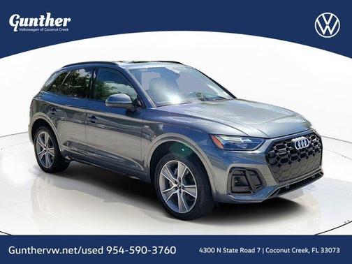 Daytona Gray Pearl Effect 2025 Audi Q5 45 S line quattro Premium