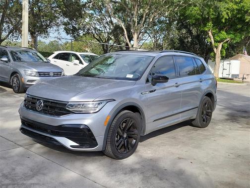 2023 Volkswagen Tiguan 2.0T SE R-Line Black
