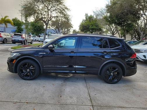 2024 Volkswagen Tiguan 2.0T SE R-Line Black