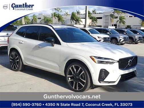 2024 Volvo XC60 B5 Ultimate Dark Theme