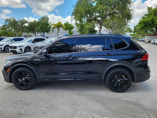 2023 Volkswagen Tiguan 2.0T SE R-Line Black