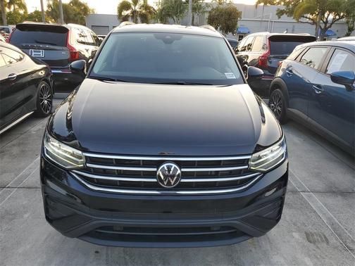 2023 Volkswagen Tiguan 2.0T SE