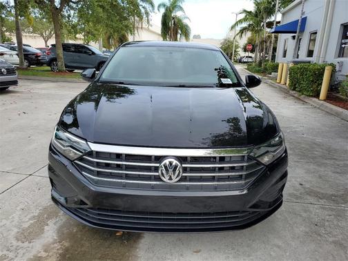 Photo 2 of 31 of 2020 Volkswagen Jetta 1.4T S
