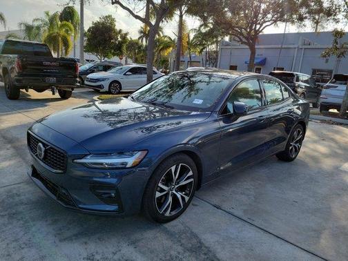 2025 Volvo S60 B5 Plus