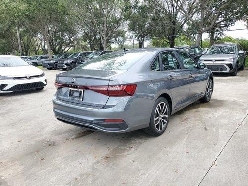 2025 Volkswagen Jetta 1.5T SE