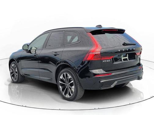 Onyx Black Metallic 2026 Volvo XC60 B5 Plus
