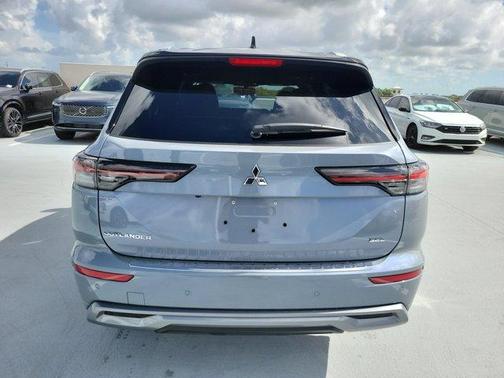 2025 Mitsubishi Outlander SEL
