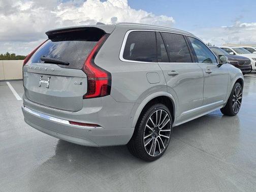 2025 Volvo XC90 B6 Ultra