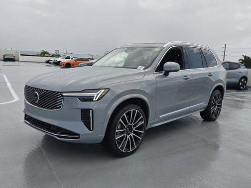 2025 Volvo XC90 B6 Ultra