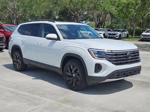 2025 Volkswagen Atlas 2.0T SE w/Technology