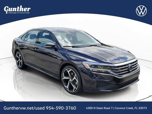 Deep Black Pearl Effect 2021 Volkswagen Passat 2.0T R-Line