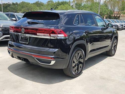2025 Volkswagen Atlas Cross Sport 2.0T SE w/Technology