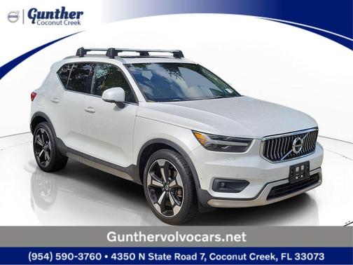 Crystal White 2019 Volvo XC40 T5 Inscription