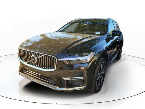 Onyx Black Metallic 2023 Volvo XC60 B5 Plus Bright Theme