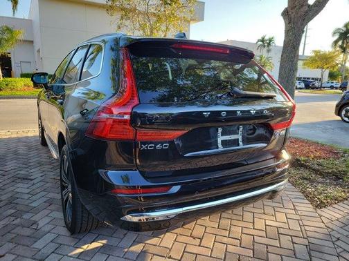 2023 Volvo XC60 B5 Plus Bright Theme