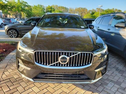 2023 Volvo XC60 B5 Plus Bright Theme