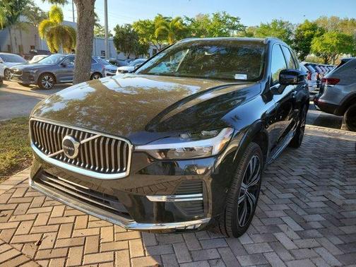 2023 Volvo XC60 B5 Plus Bright Theme