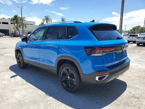 2025 Volkswagen Taos 1.5T SE