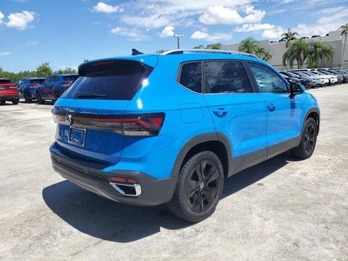 2025 Volkswagen Taos 1.5T SE
