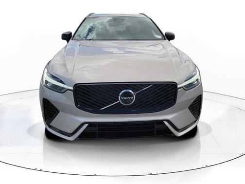 Bright 2026 Volvo XC60 B5 Plus