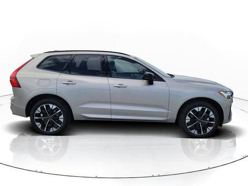 Bright 2026 Volvo XC60 B5 Plus