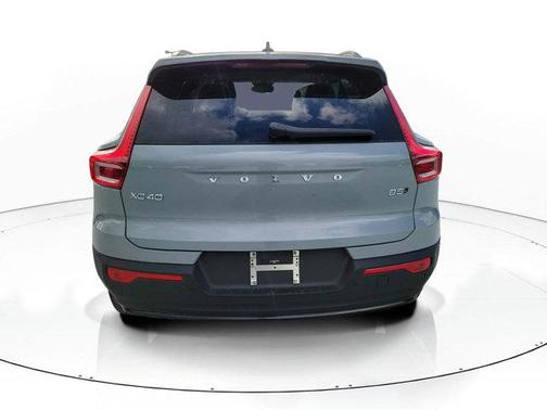 Metallic 2026 Volvo XC40 B5 Plus