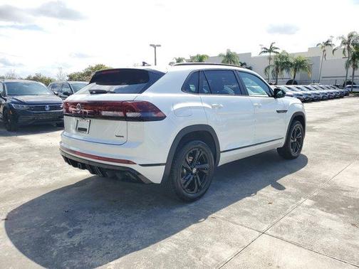 2025 Volkswagen Atlas Cross Sport 2.0T SEL R-Line Black