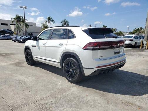 2025 Volkswagen Atlas Cross Sport 2.0T SEL R-Line Black