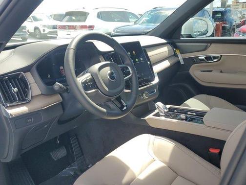 2026 Volvo XC90 Plug-In Hybrid T8 Plus 6-Seater