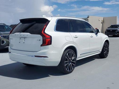 2026 Volvo XC90 Plug-In Hybrid T8 Plus 6-Seater