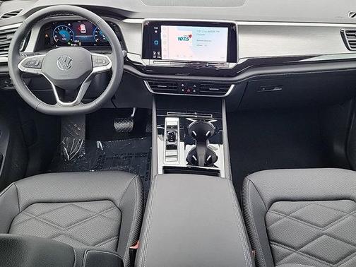 2025 Volkswagen Atlas Cross Sport 2.0T SE w/Technology