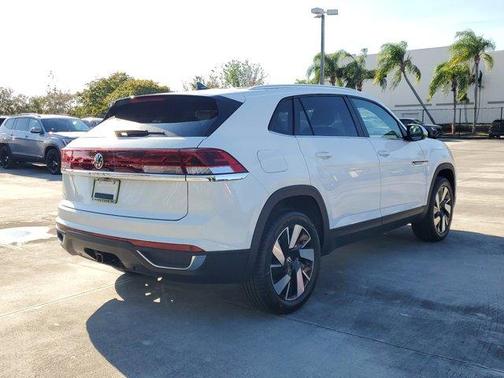 2025 Volkswagen Atlas Cross Sport 2.0T SE w/Technology